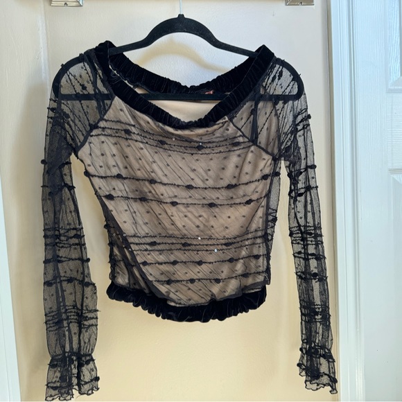 Beau Bois Blouse with Lace and Velvet, size small - Picture 2 of 5
